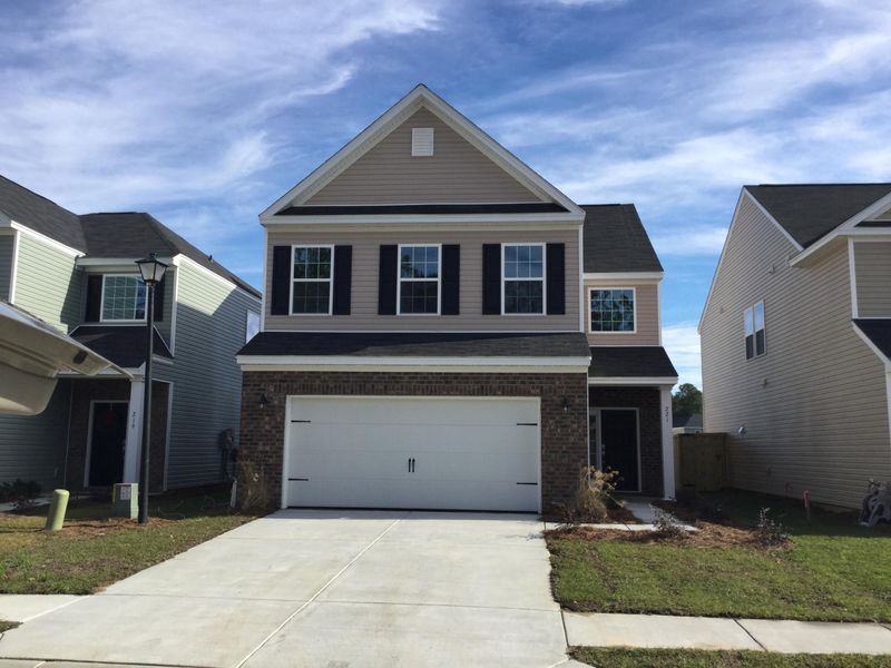 221 Longford Dr, Summerville, SC 29483