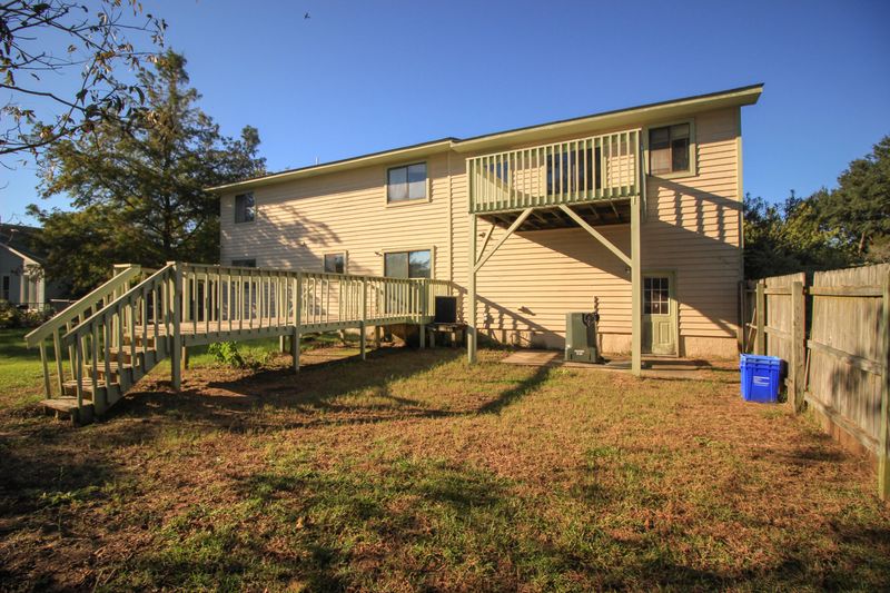 1443 Putnam Dr, Charleston, SC 29412