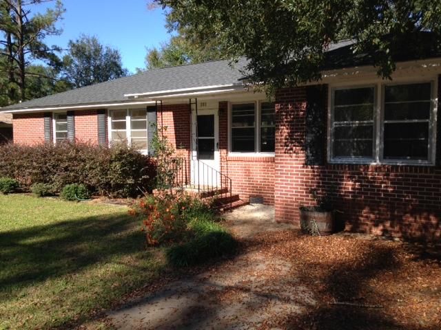 203 Circle Dr, Summerville, SC 29485