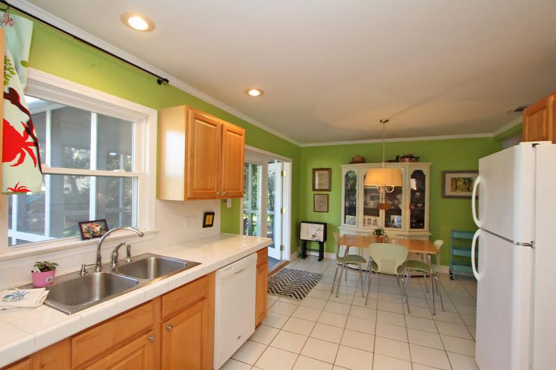 1058 Valley Rd, Charleston, SC 29412