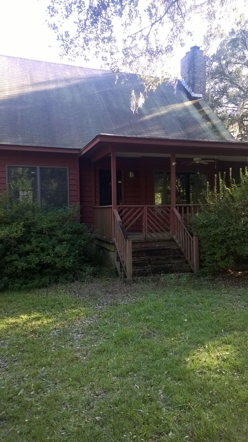 4651 Maybank Hw, Wadmalaw Island, SC 29487