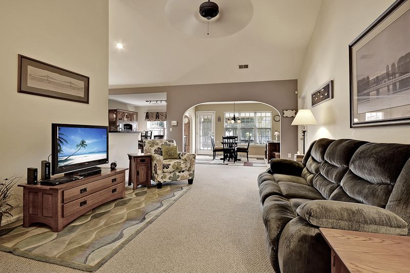 1299 Palm Cove Dr, Charleston, SC 29492