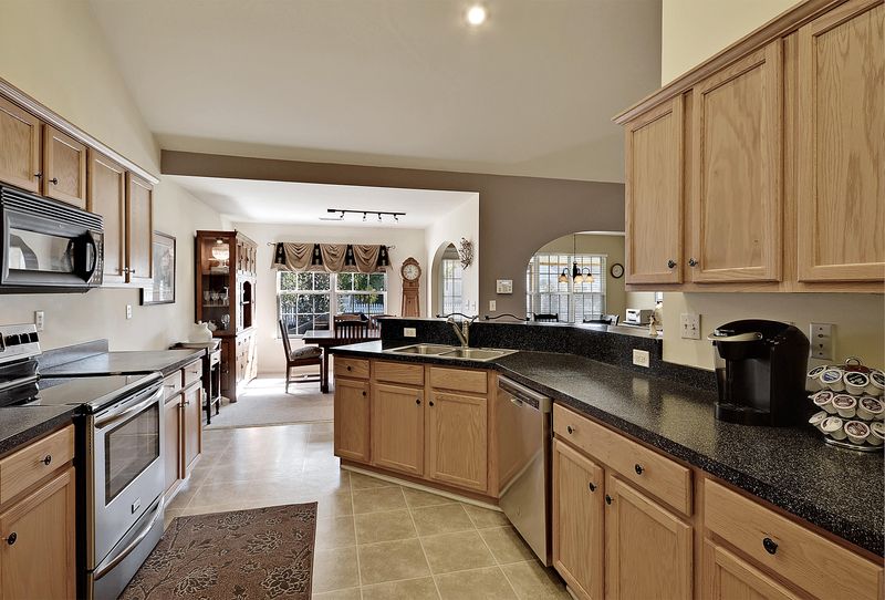 1299 Palm Cove Dr, Charleston, SC 29492