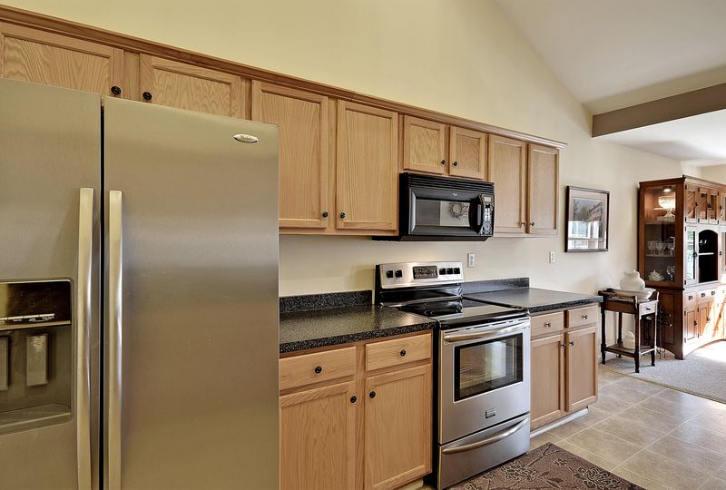 1299 Palm Cove Dr, Charleston, SC 29492