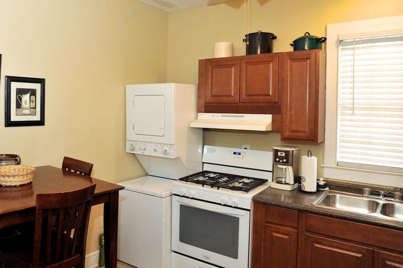 3 Cannon St, Charleston, SC 29403