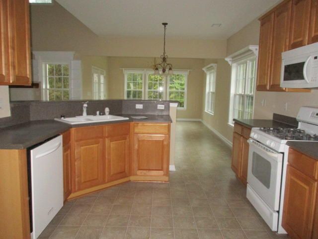 1501 Heron Point Ct, Hanahan, SC 29410