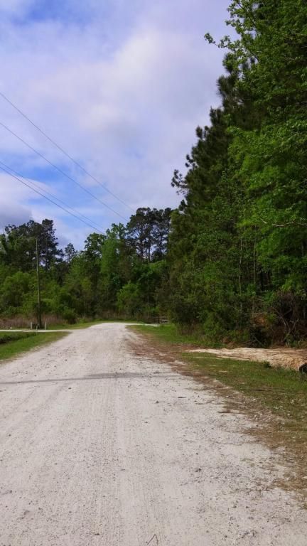 6 Perry Rd, Summerville, SC 29483