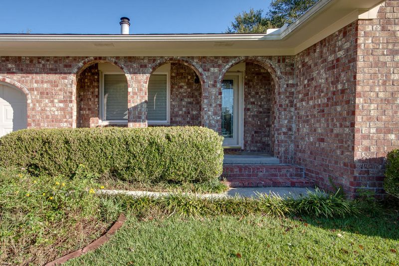 49 Lighthouse Dr, Goose Creek, SC 29445