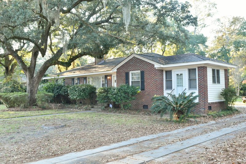 550 Trapier Dr, Charleston, SC 29412