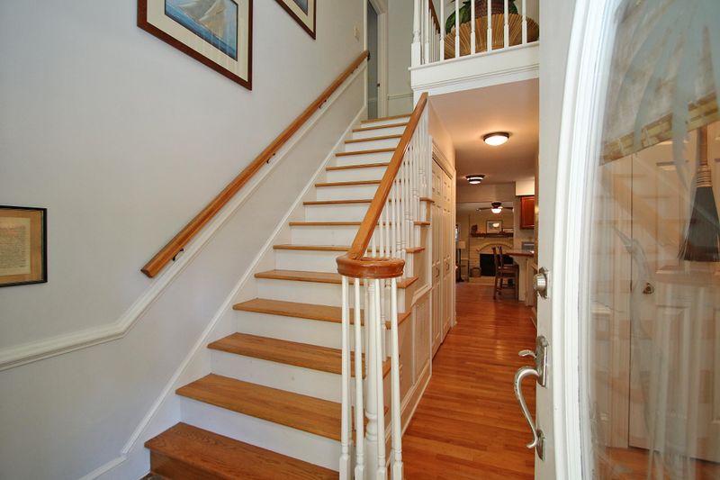 863 Parrot Creek Way, Charleston, SC 29412