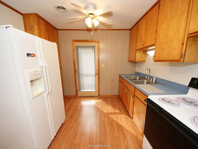 520 Live Oak Dr, Mount Pleasant, SC 29464