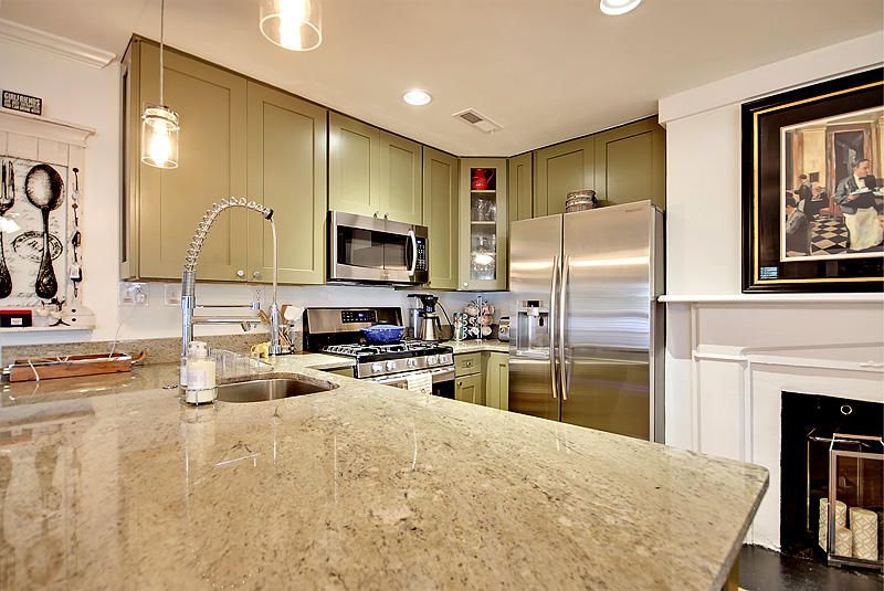 214 Calhoun St, Charleston, SC 29401