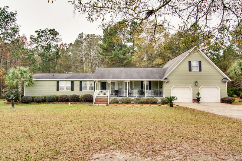 1093 Walleye Rd, Bonneau, SC 29431