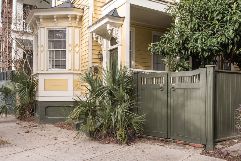 12 Elizabeth St, Charleston, SC 29403