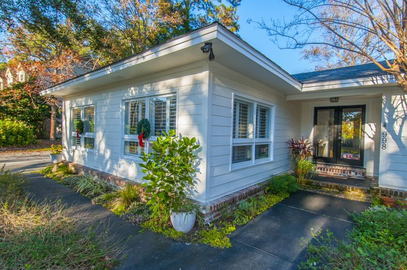 998 Scotland Dr, Mount Pleasant, SC 29464