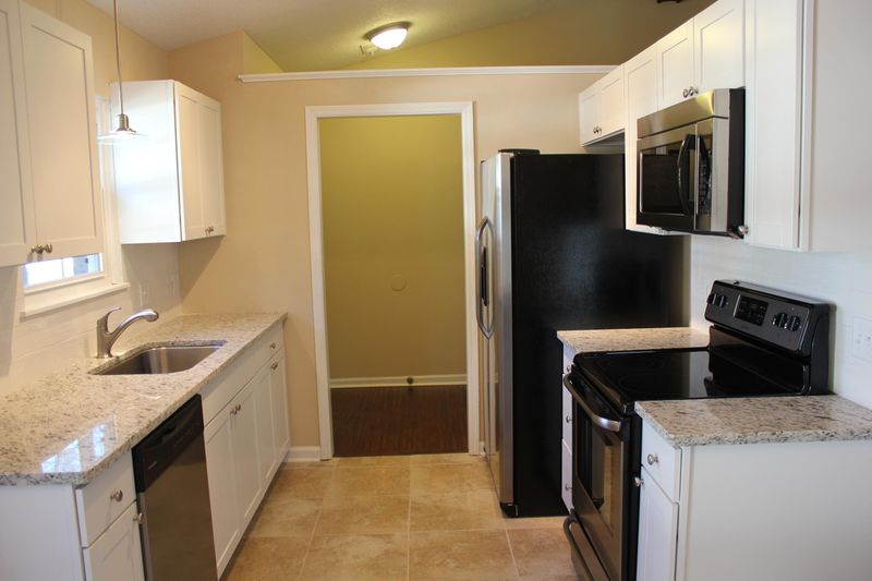 130 Belknap Rd, Goose Creek, SC 29445