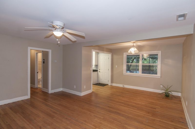 1454 S Sherwood Dr, Charleston, SC 29407
