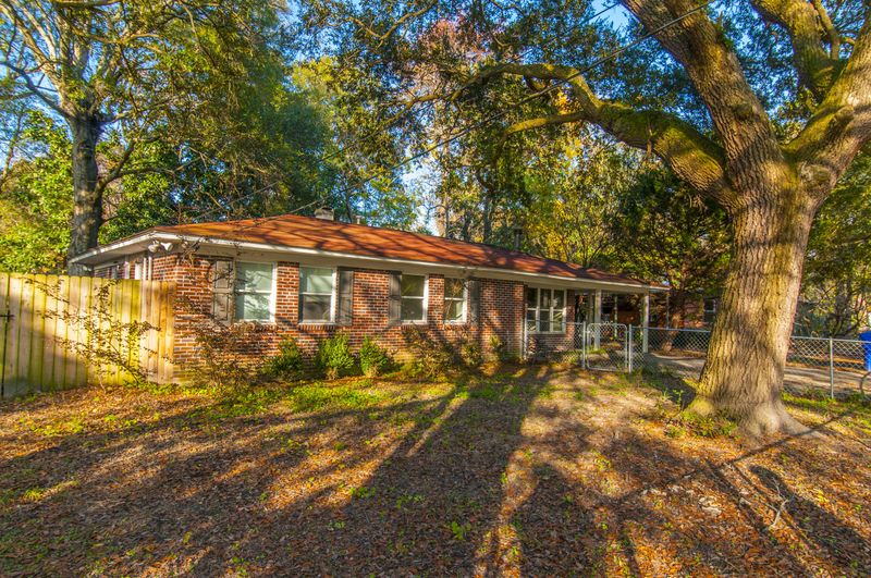 1454 S Sherwood Dr, Charleston, SC 29407
