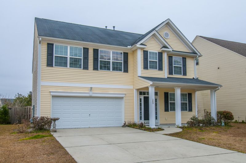 209 Balsam Cir, Summerville, SC 29485