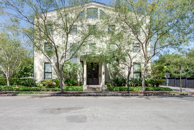 3 Chisolm St #G106/406, Charleston, SC 29401