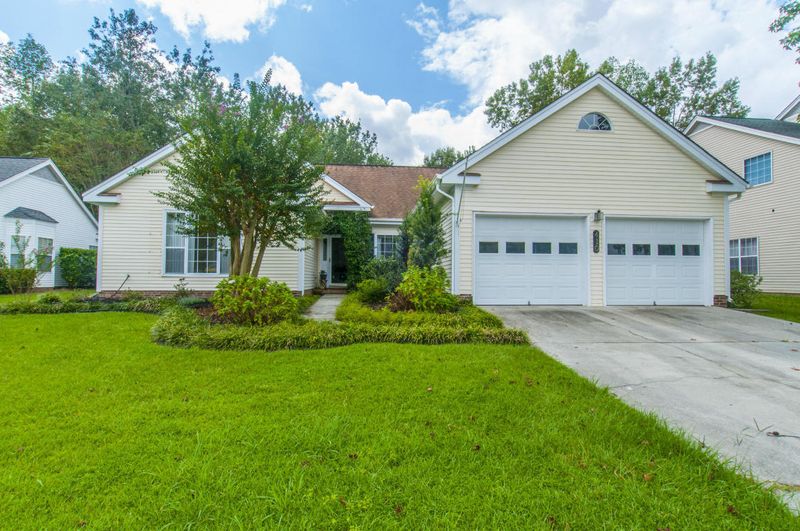 410 Thomaston Ave, Summerville, SC 29485