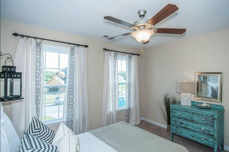 8187 Copperas Hill Dr, North Charleston, SC 29406