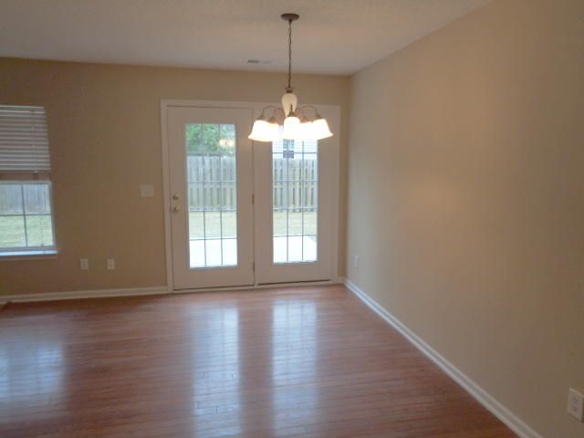 123 Willowbend Ln, Summerville, SC 29485