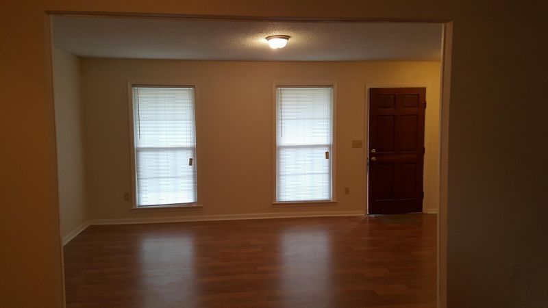 300 Longstreet St, Summerville, SC 29483