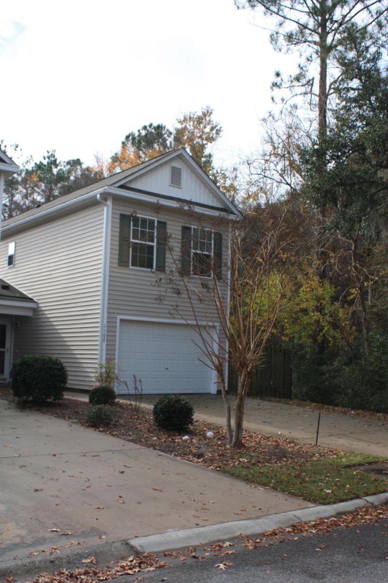 1100 Margle Way, North Charleston, SC 29420