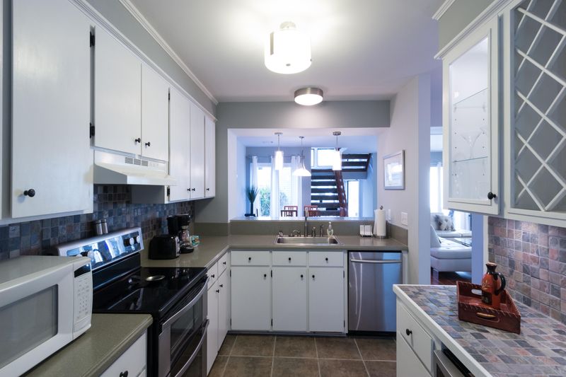 1162 Shadow Lake Cir, Mount Pleasant, SC 29464