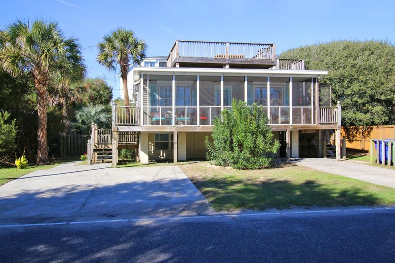 916 East Arctic Ave, Folly Beach, SC 29439