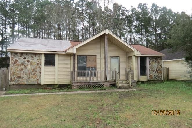 300 Winding Trail Ln, Summerville, SC 29483