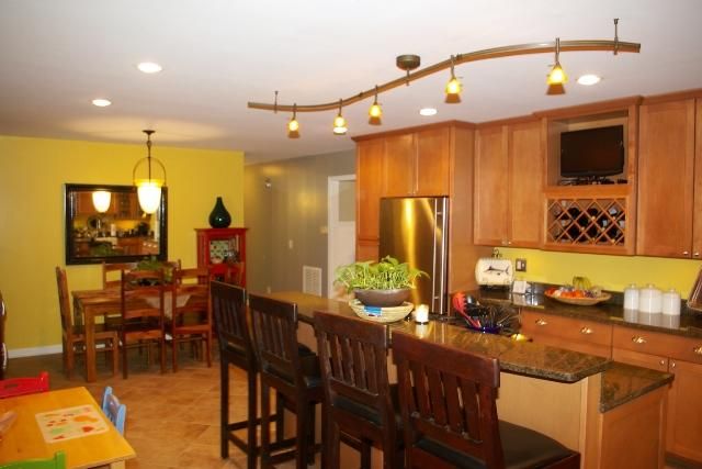1827 Houghton Dr, Charleston, SC 29412