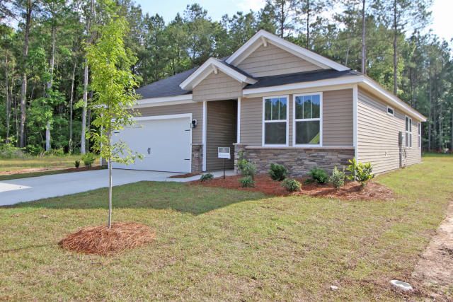 215 Secretariat Dr, Goose Creek, SC 29445