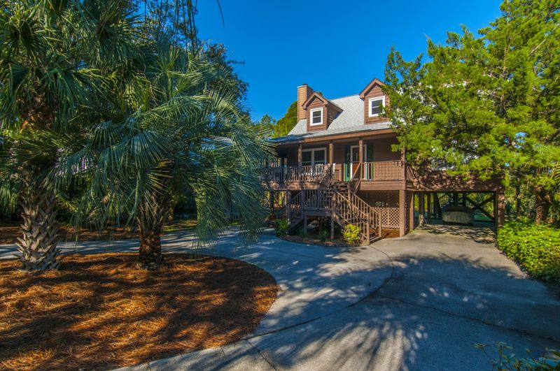 512 West Beach Ct, Folly Beach, SC 29439