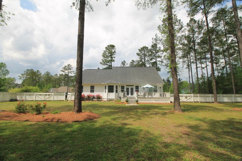 2064 Briar Bend Rd, Ridgeville, SC 29472