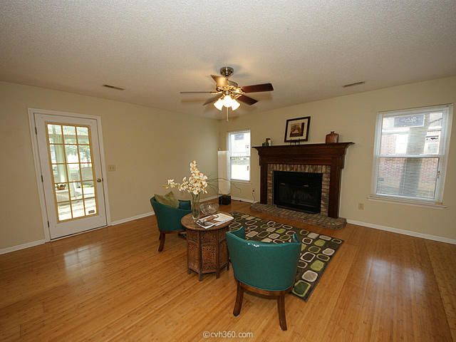 221 Dillard Dr, Goose Creek, SC 29445