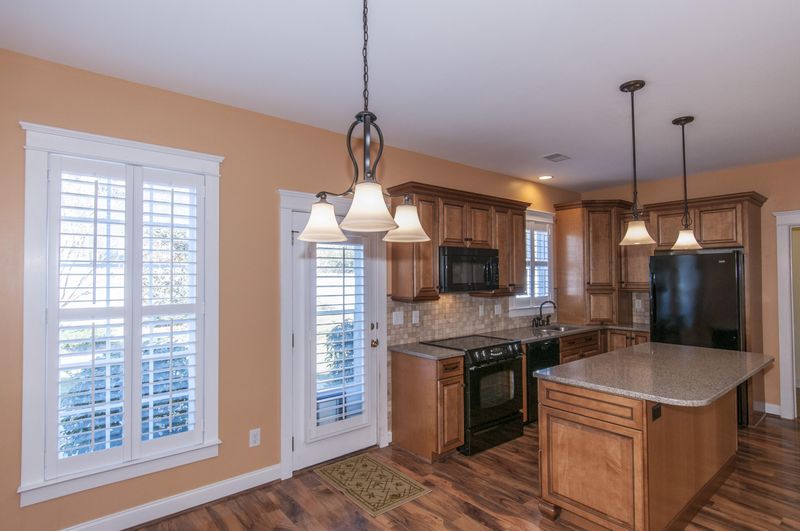 215 Silverwood Ln, Summerville, SC 29485