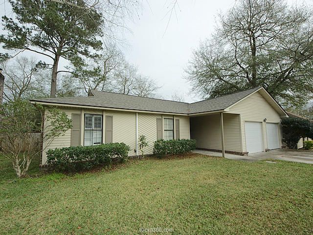1300 Sand Pine Rd, Ladson, SC 29456