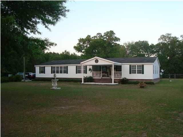 5822 Melvin Washington Dr, Ravenel, SC 29470