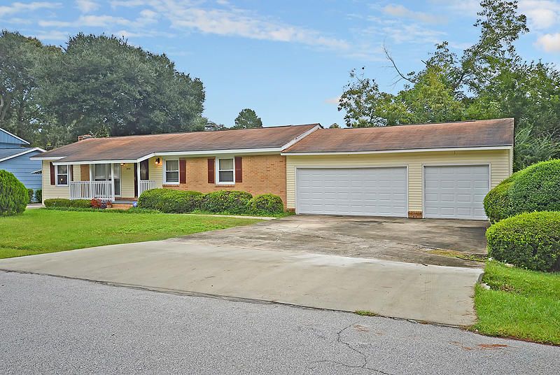 1819 Debbenshire, Charleston, SC 29407