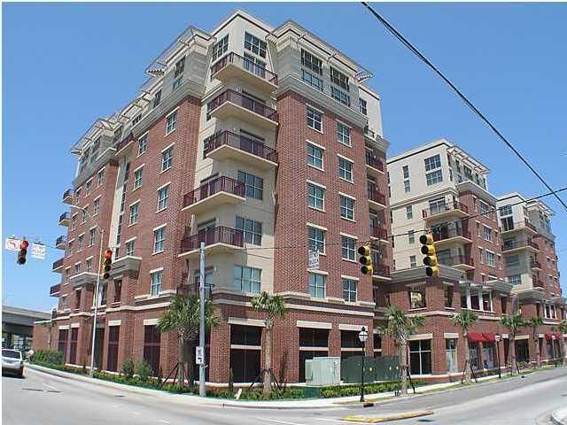 150 Bee St #418, Charleston, SC 29401