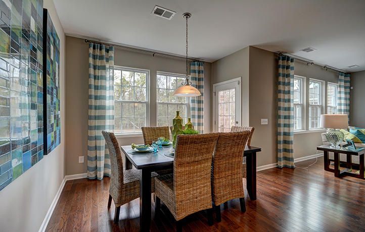 616 Redbud Ln, Summerville, SC 29483