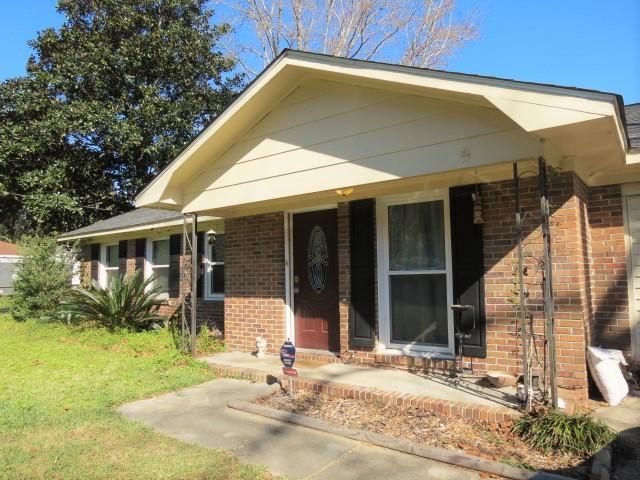 137 Shadow Brook Dr, Summerville, SC 29483