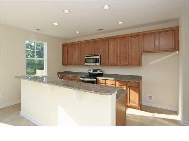 332 Bay Village Ln, Moncks Corner, SC 29461