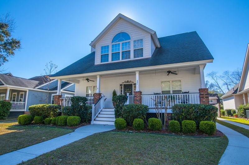 221 N Ainsdale Dr, Charleston, SC 29414
