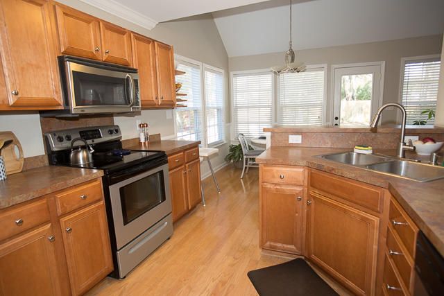 2002 Petersfield Place Dr, Charleston, SC 29412