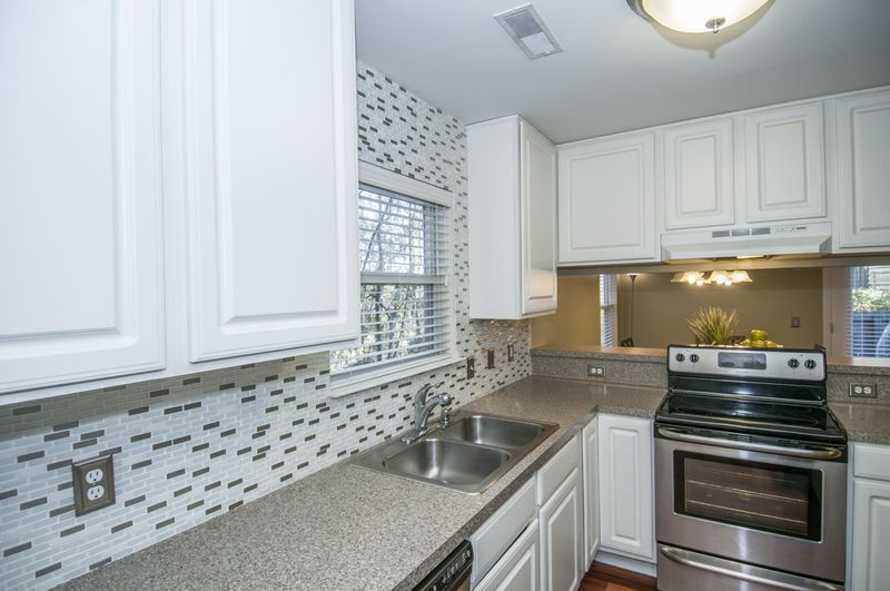 940 E Estates Blvd #V, Charleston, SC 29414
