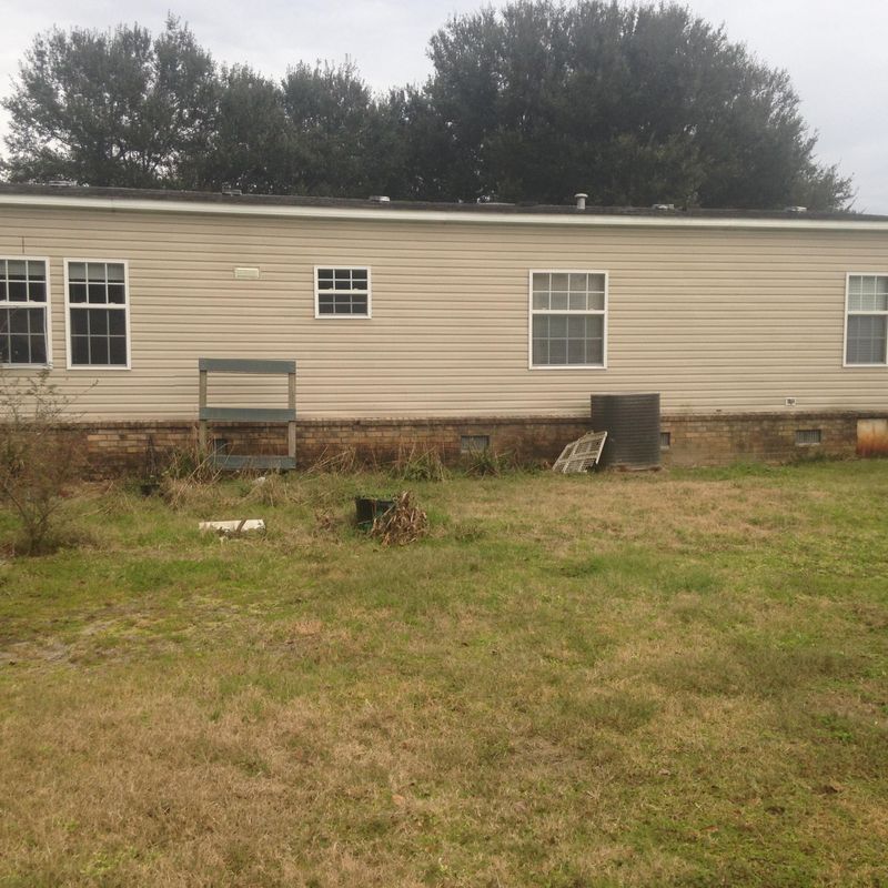 852 Coral Acres Dr, Moncks Corner, SC 29461