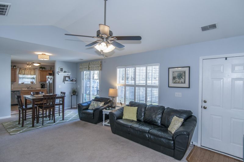 1113 Peninsula Cove Dr, Charleston, SC 29492